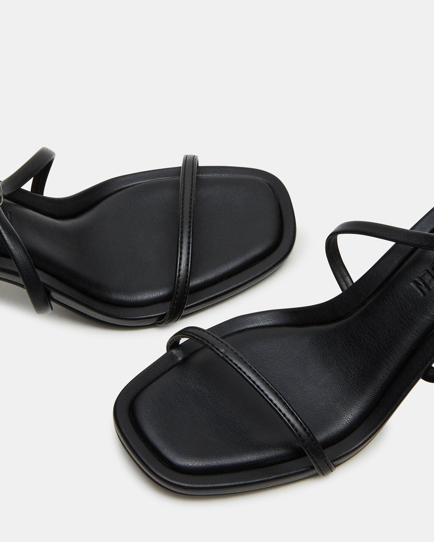 DEMURE BLACK