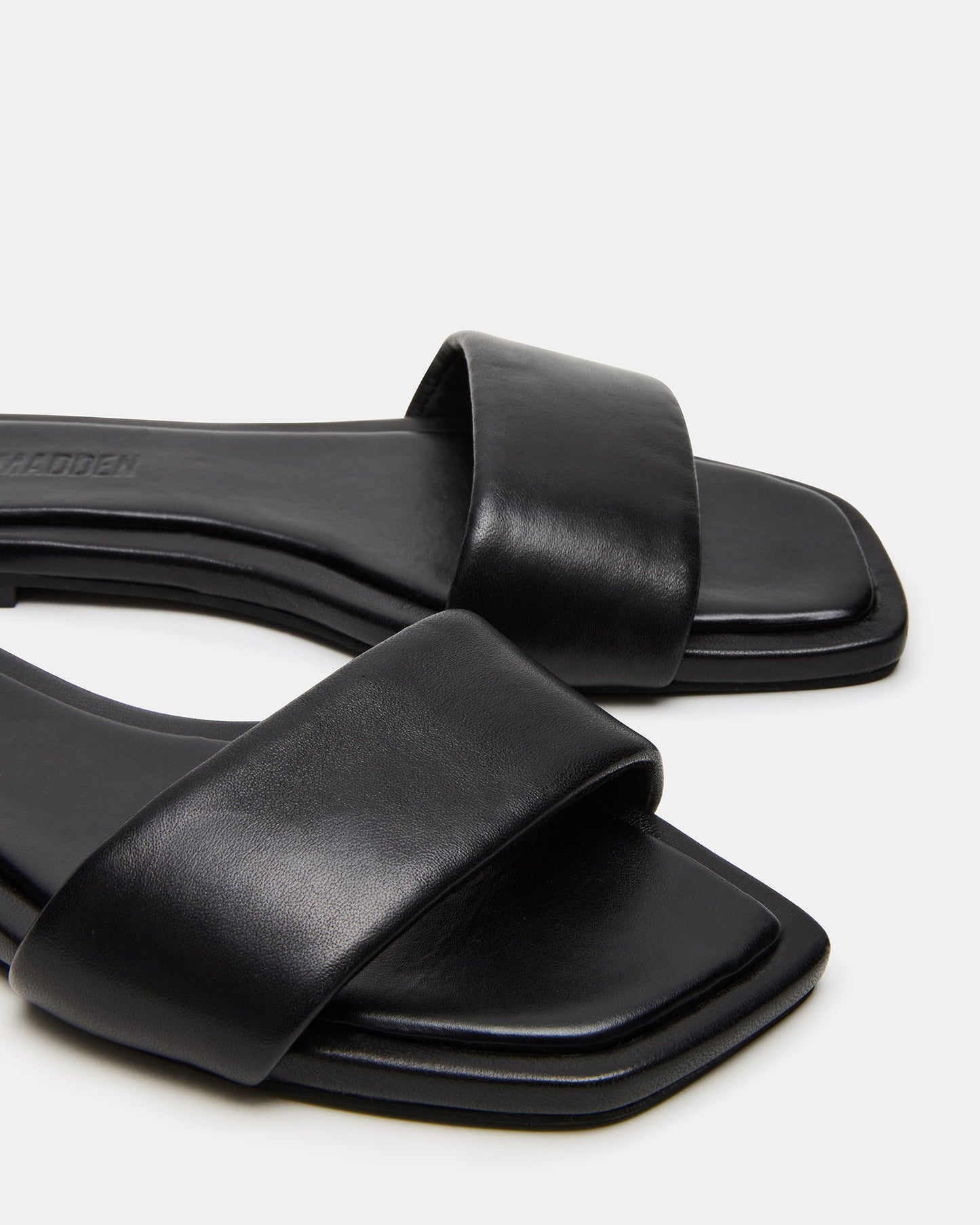 LUMINA BLACK LEATHER