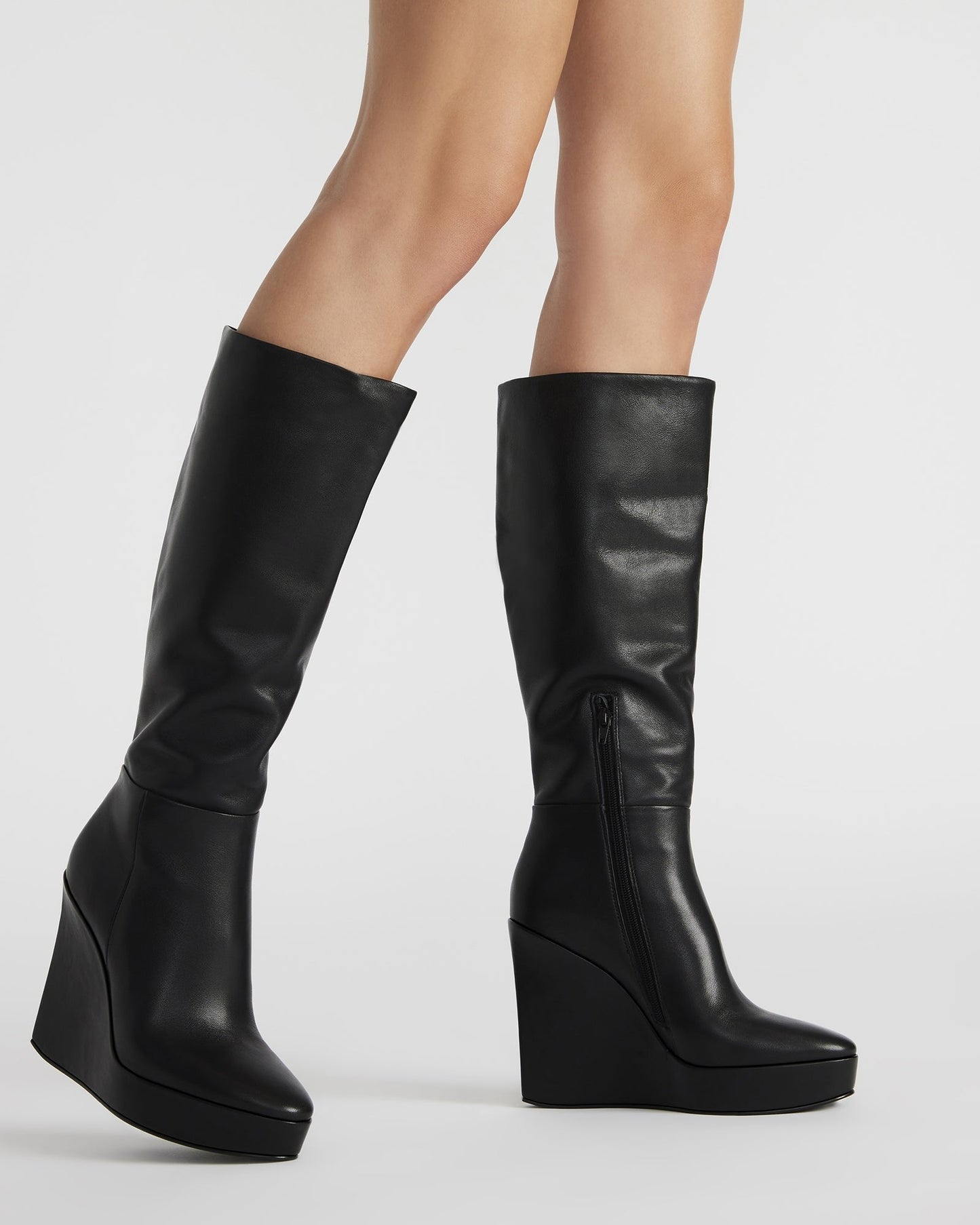 AKIRA BLACK LEATHER