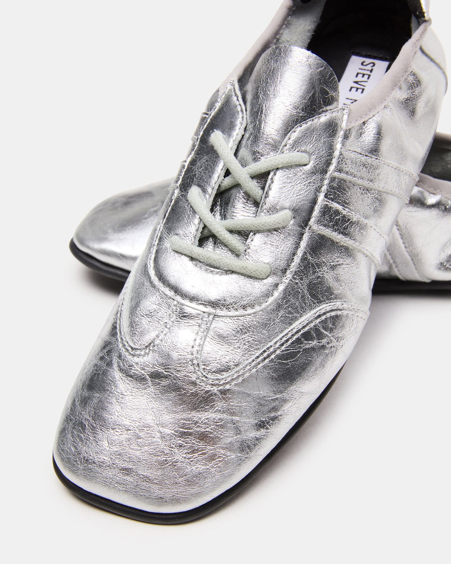 GLINT SILVER LEATHER