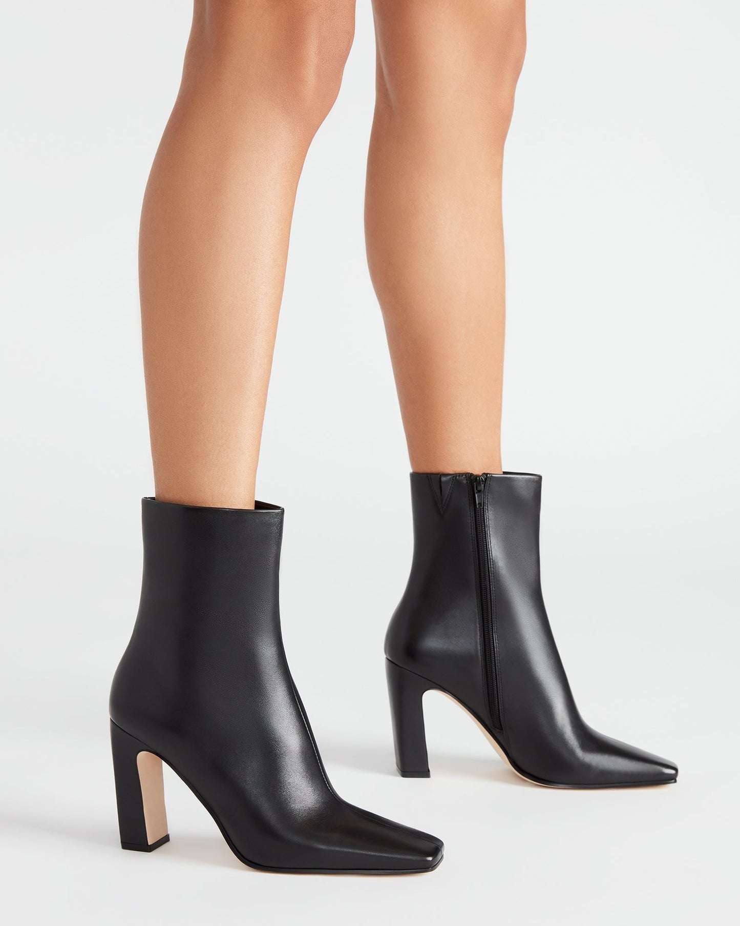 LIZABELLE BLACK LEATHER