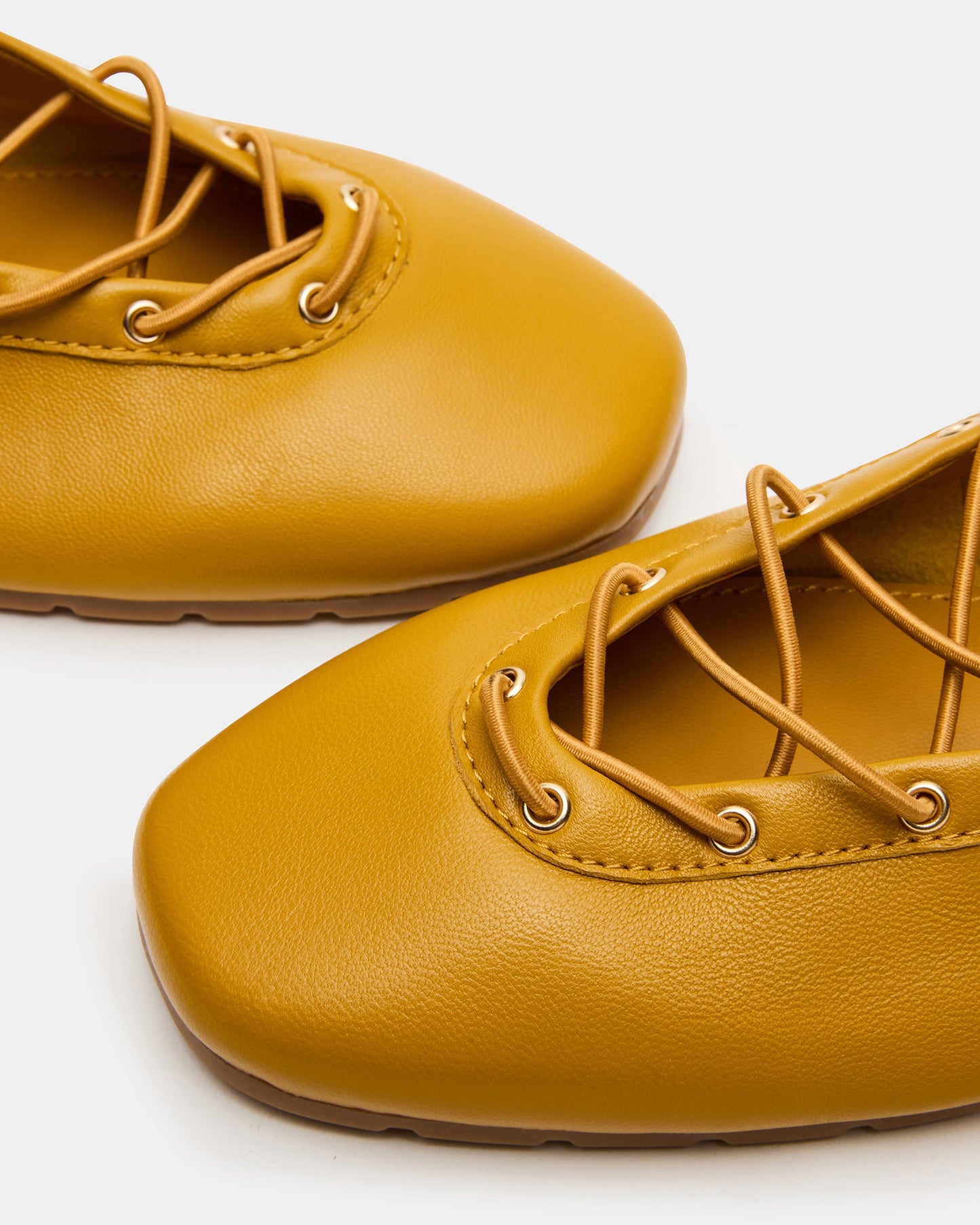 POINTE BANANA LEATHER